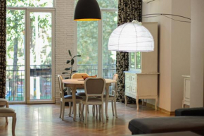 Stylish 3BR Apt near Mziuri Park - By Wehost